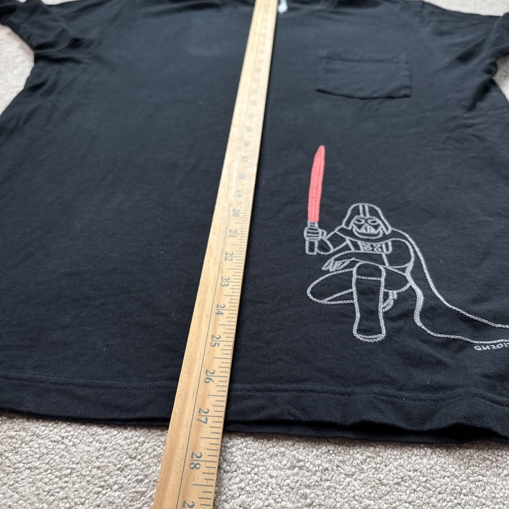Uniqlo UT Star Wars Darth Vader Chain Stitched Black T-Shirt Size L - Picture 7 of 7